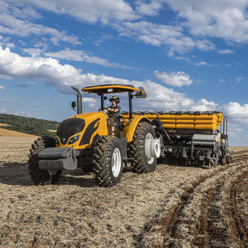 valtra-a4-03.jpg